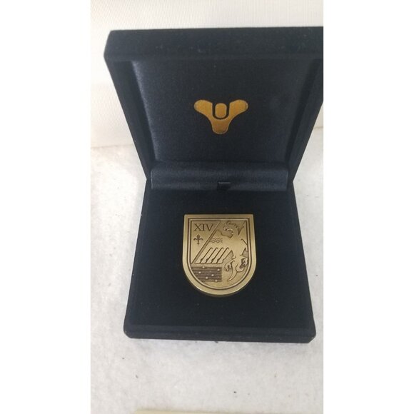 Destiny 2 - Savior Title Seal Pin - Bungie Rewards - RARE RETIRED new in box - Picture 5 of 7